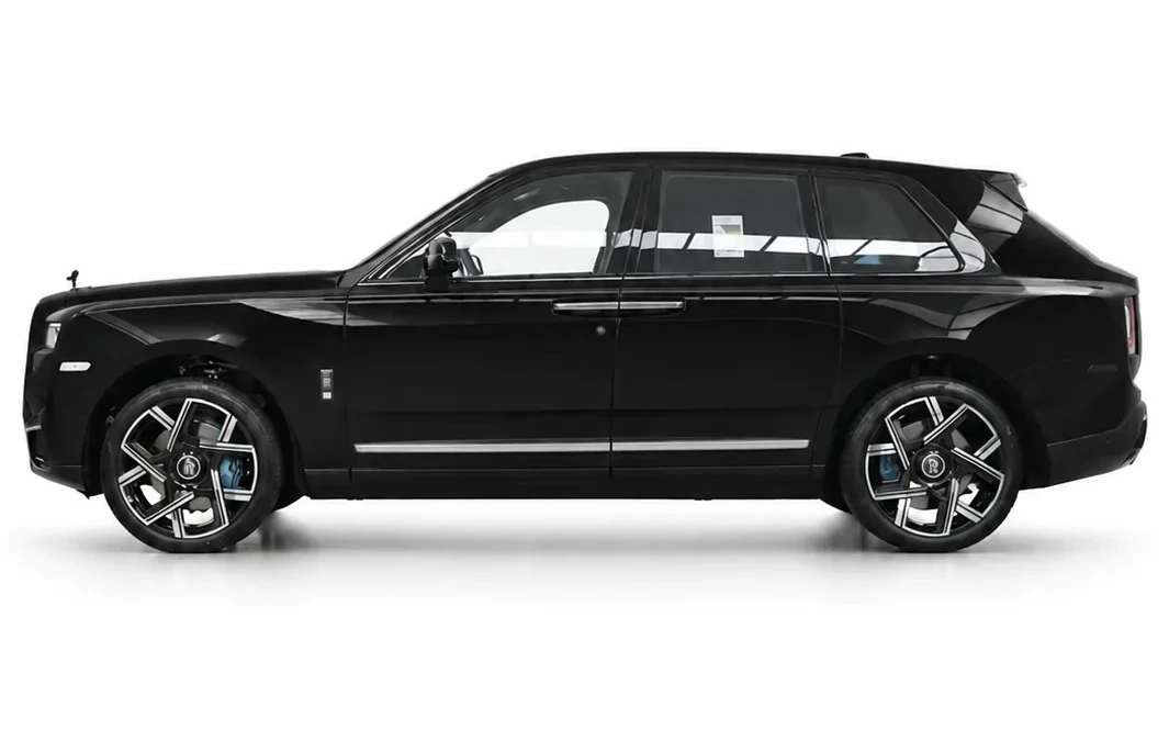 Rolls-Royce Cullinan Black Badge — Side profile
